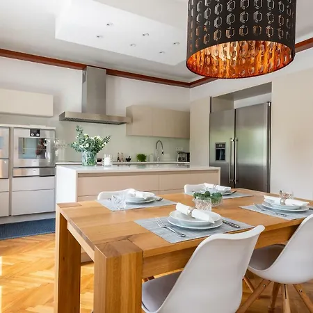 Tivoli Apartman *